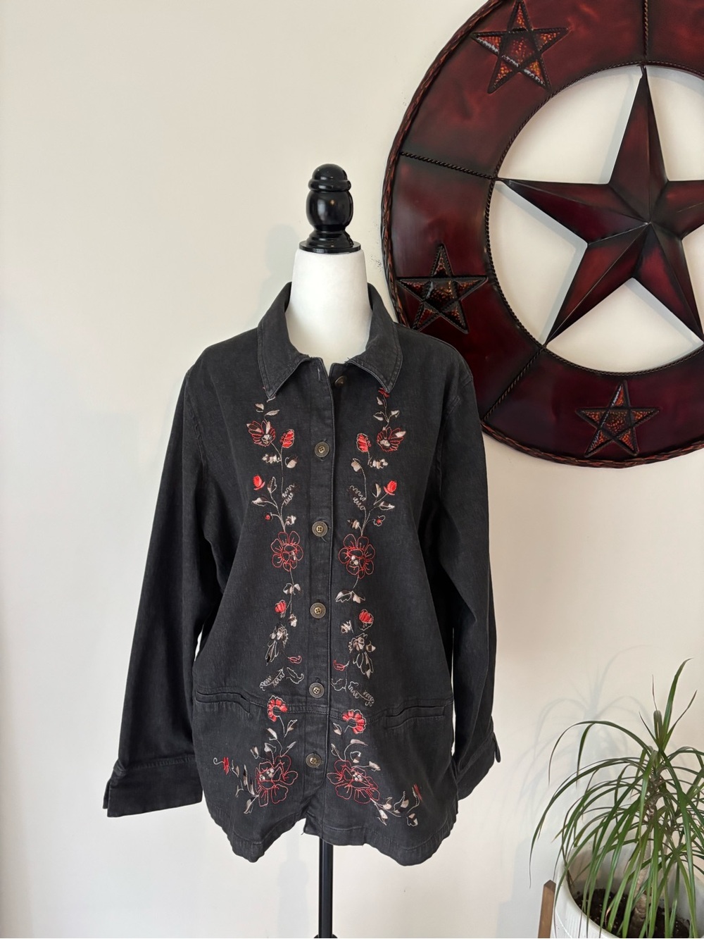 Alia Vintage Cottagecore Black Embroidered Floral Jean Jacket with Pockets Sz 16